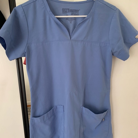 Greys Anatomy Ceil Blue Scrub Top - XS - Picture 1 of 2